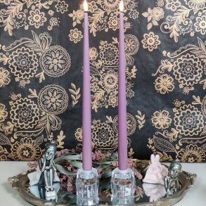 Led kertelys lilla med 3D flamme ML: D 2,2 cm H 38 cm 
