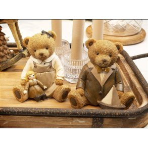 Figur bamser med dukke og skib