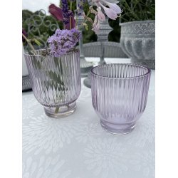 Fyrfadsstager Marly lavendel farvet glas i rillet mnster