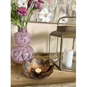 Fyrfadsstage som en lotus blomst