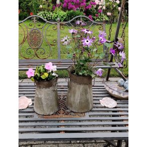 Urtepotte, meleret zink m. plastikindsats i 2 strrelser