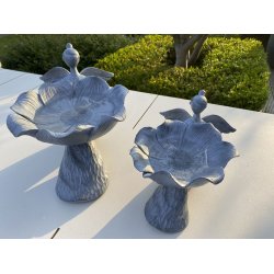 Engel sidder med blomster fuglebad antik gr i stor og lille strrelse