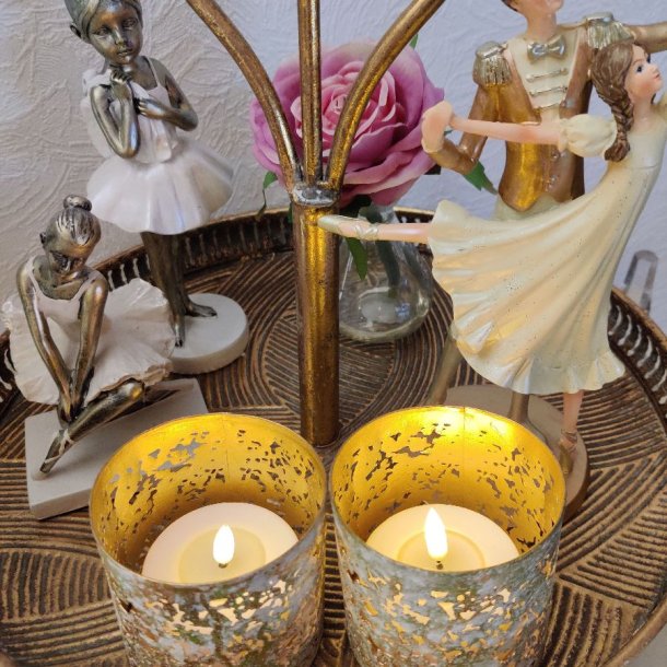 LED hvid STOR fyrfadslys med 3D statisk real flamme  H4,5 cm. 6,1 cm. Et st: 2 stk i ske