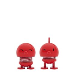 baby-jubilee-couple-red.jpg Et fritlagt produktbillede af Hoptimist Jubilee couple best�ende af to r�de plastfigurer, Bimble og Bumble, med en h�jde p� 6,5 cm og de originale 1960er �jne, vist p� en ren hvid baggrund.