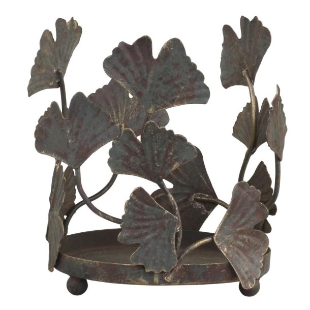 Fritlagt produktbillede af den store bloklysestage m/ bladdekoration i antique messing fra Chic Antique p� ren hvid baggrund uden lys.