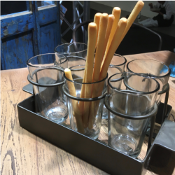 Drikkeglas i jernbakke � S�t med 6 stk.