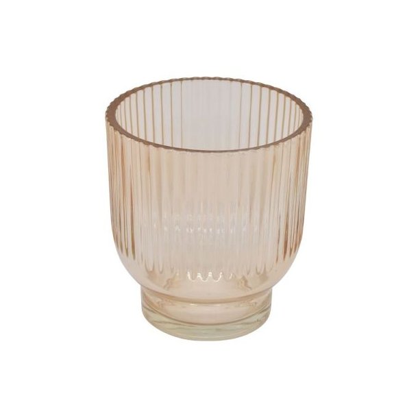 Lille fyrfadsstage og vase i champagnefarvet rillet glas (H9,5 cm) fritlagt p� hvid baggrund.