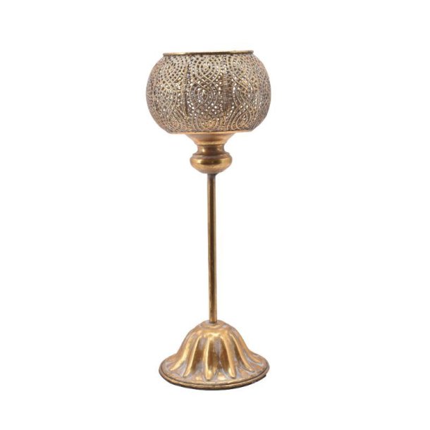 Fritlagt produktbillede af den h�je fyrfadsstage p� fod i antik guld metal (41 cm) p� hvid baggrund.