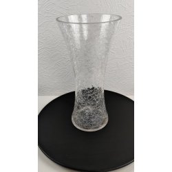 N�rbillede af det krakelerede m�nster i glasset p� La Vida vasen, der viser de fine linjer og lysindfald.