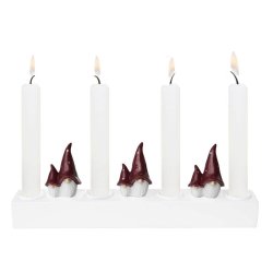 Fritlagt produktbillede af hvid Harvesttime adventsstage med tre nissepar og fire hvide lys p� ren hvid baggrund.
