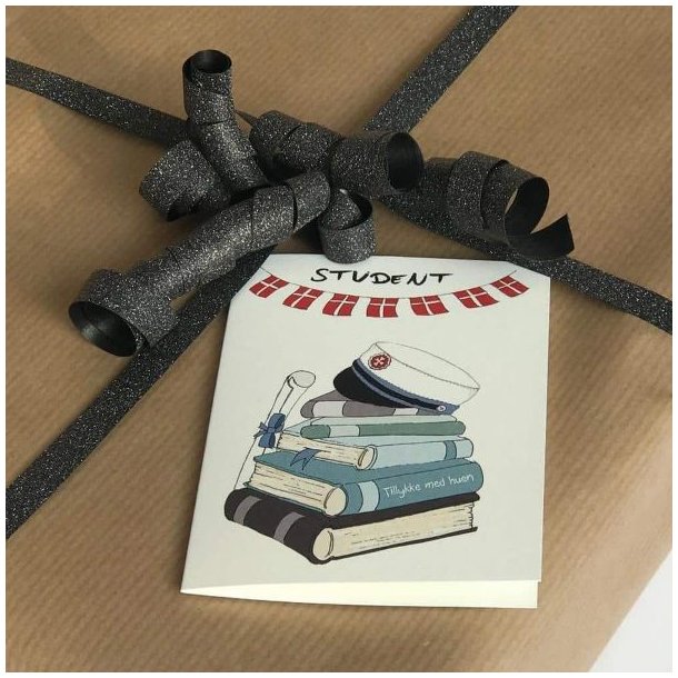 Inspirationsbillede af det bl� studenterkort vedlagt en flot indpakket gave med sort glimmerb�nd.
