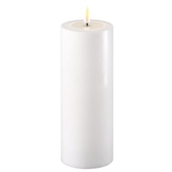 Fritlagt produktbillede af det hvide LED-bloklys med 3D statisk real flamme p� ren hvid baggrund.