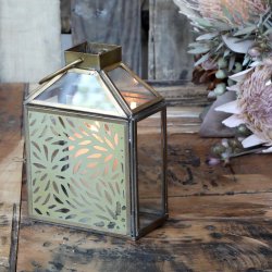 Lanterne m. messing blomster dekor, str H17/L12/B6,5 cm