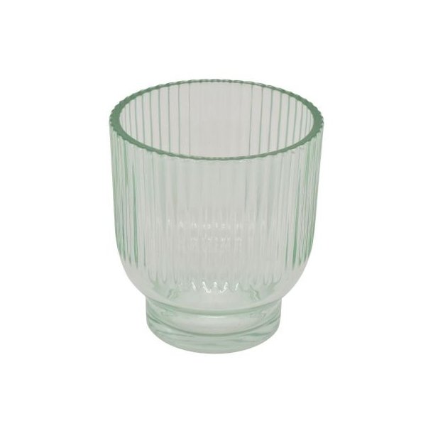 Lille La Vida fyrfadsstage og vase i gr�nt rillet glas (H9,5 cm) fritlagt p� hvid baggrund.