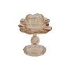 Champagnefarvet fyrfadsstage p� stilk og fod formet som en rose i farvet glas fritlagt p� hvid baggrund.