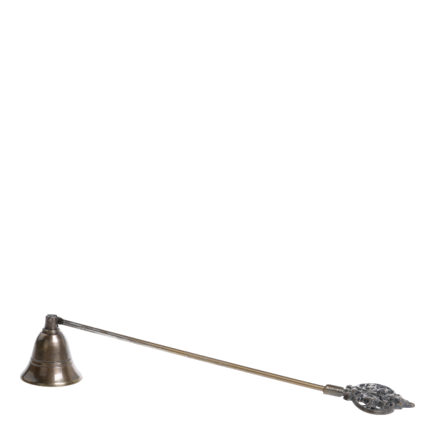 Fritlagt produktbillede af en lang lyseslukker i antik messing look med dekorativt h�ndtag og klokke, vist p� en hvid baggrund.