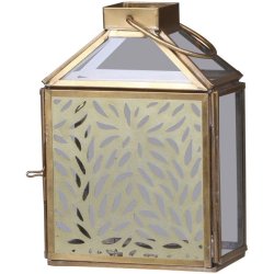En fritlagt lanterne i messing med dekorative blomstermotiver og glaspaneler vist i 1:1 format mod en hvid baggrund. Lanternen har et slankt design og m�ler H17 cm.