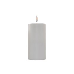 Fritlagt billede af det hvide outdoor LED-bloklys med en naturtro, bev�gelig flamme.