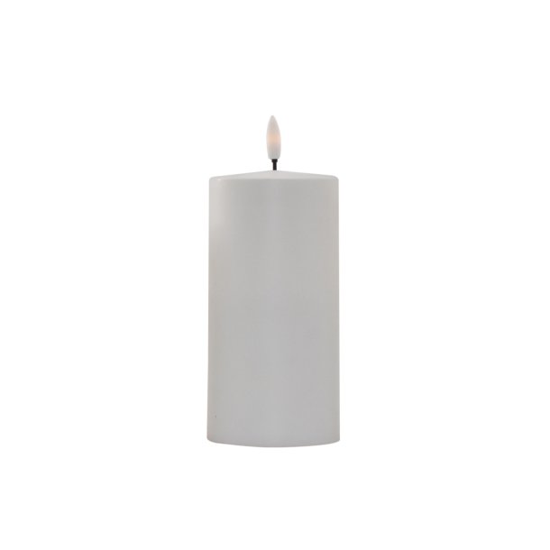 Fritlagt billede af det hvide outdoor LED-bloklys med en naturtro, bev�gelig flamme.