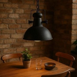 Stor industriel loftlampe i antik sort jern fra Chic Antique Factory serien.