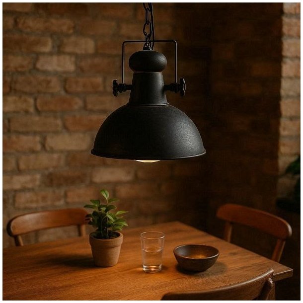 Stor industriel loftlampe i antik sort jern fra Chic Antique Factory serien.
