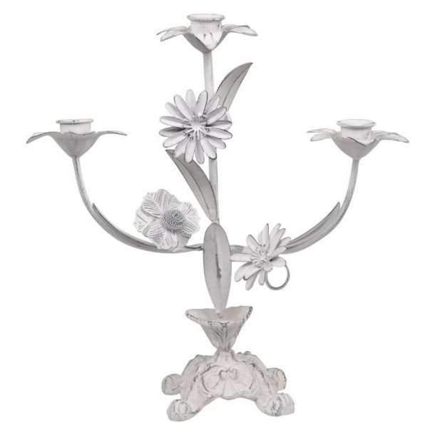 ysestage-fransk-landstil-blomster-fritlagt-chic-antique Fritlagt trearmet lysestage i jern med en antik hvid finish og dekorative metalblomster og blade.