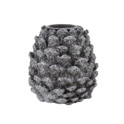 Fritlagt produktbillede af lysestage formet som en grankogle i antik s�lv med glimmer p� ren hvid baggrund.