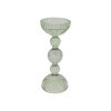 Fritlagt produktbillede af den lille gr�nne glaslysestage (H23 / �9 cm) p� hvid baggrund.