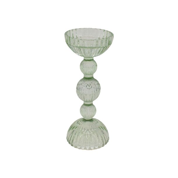 Fritlagt produktbillede af den lille gr�nne glaslysestage (H23 / �9 cm) p� hvid baggrund.