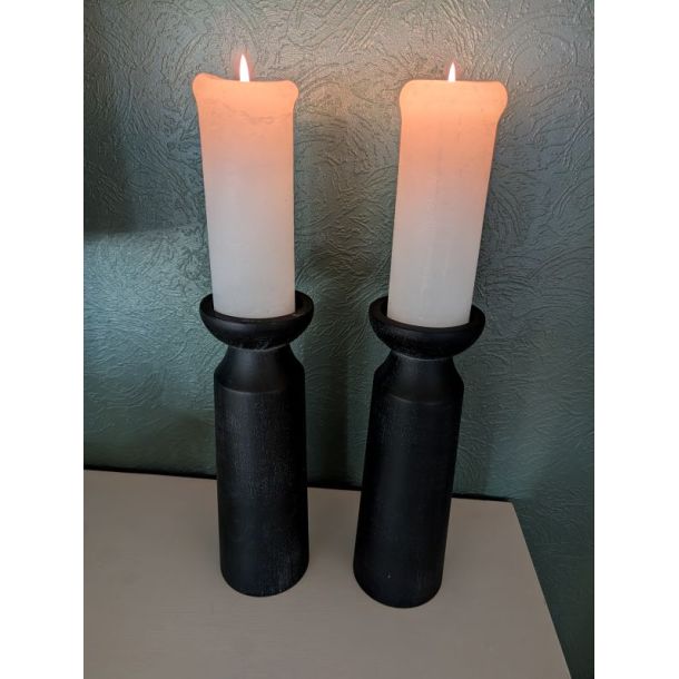 Lysestager i sort tr�