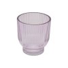 Lille Marly fyrfadsstage og vase i lavendelfarvet rillet glas (H9,5 cm) fritlagt p� hvid baggrund.