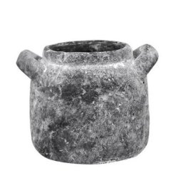 Fritlagt billede af den lille Metz havekrukke i cement mod en hvid baggrund. Krukken er i farven antik kul og har to sm� h�ndtag.