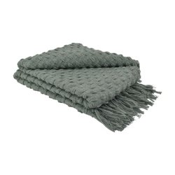 En gr�n m�nstret plaid i bomuldsmix med frynser, der ligger p�nt foldet og viser det taktile reliefm�nster.