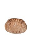 retro-fyrfadsstage-glas-lysebrun En fritlagt rund fyrfadsstage i transparent glas i en fin lysebrun eller ravgul retro-farve. Det dekorative pr�gede m�nster fanger lyset smukt i overfladen. St�rrelse: H6 / D10,5 cm.