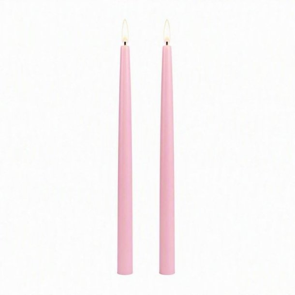 To lyser�de, t�ndte LED-kertelys med kunstig flamme p� hvid baggrund.