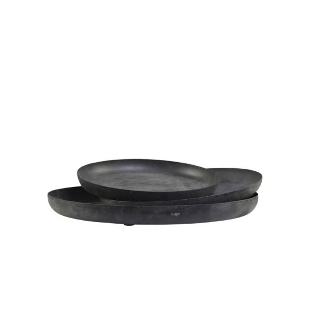 S�t med tre runde metalfade i antique sort set fra siden mod hvid baggrund.