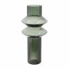 athena-gron-vase-stor Fritlagt billede af den store flaskegr�nne glasvase, som udstr�ler klasse og enkelthed.