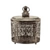 Stor m�nstret metallanterne p� 33 cm i antik brunguld med detaljeret filigranm�nster, vist p� hvid baggrund.