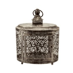 Stor m�nstret metallanterne p� 33 cm i antik brunguld med detaljeret filigranm�nster, vist p� hvid baggrund.
