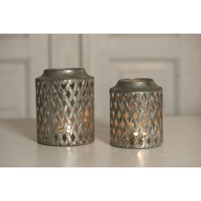 Fyrfadsstage - Metal i antik s�lv.