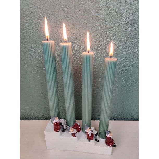 Adventstage med nisser p� trappe 2. sortering