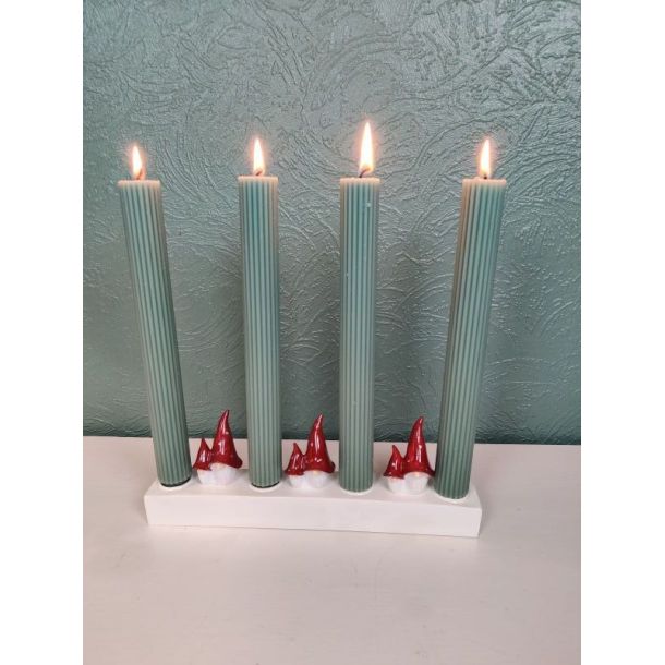 Adventstage med nisser p� trappe 2. sortering